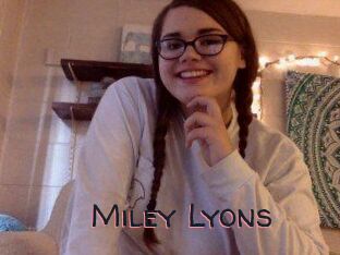Miley_Lyons