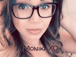 MonikaXO