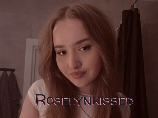 Roselynkissed